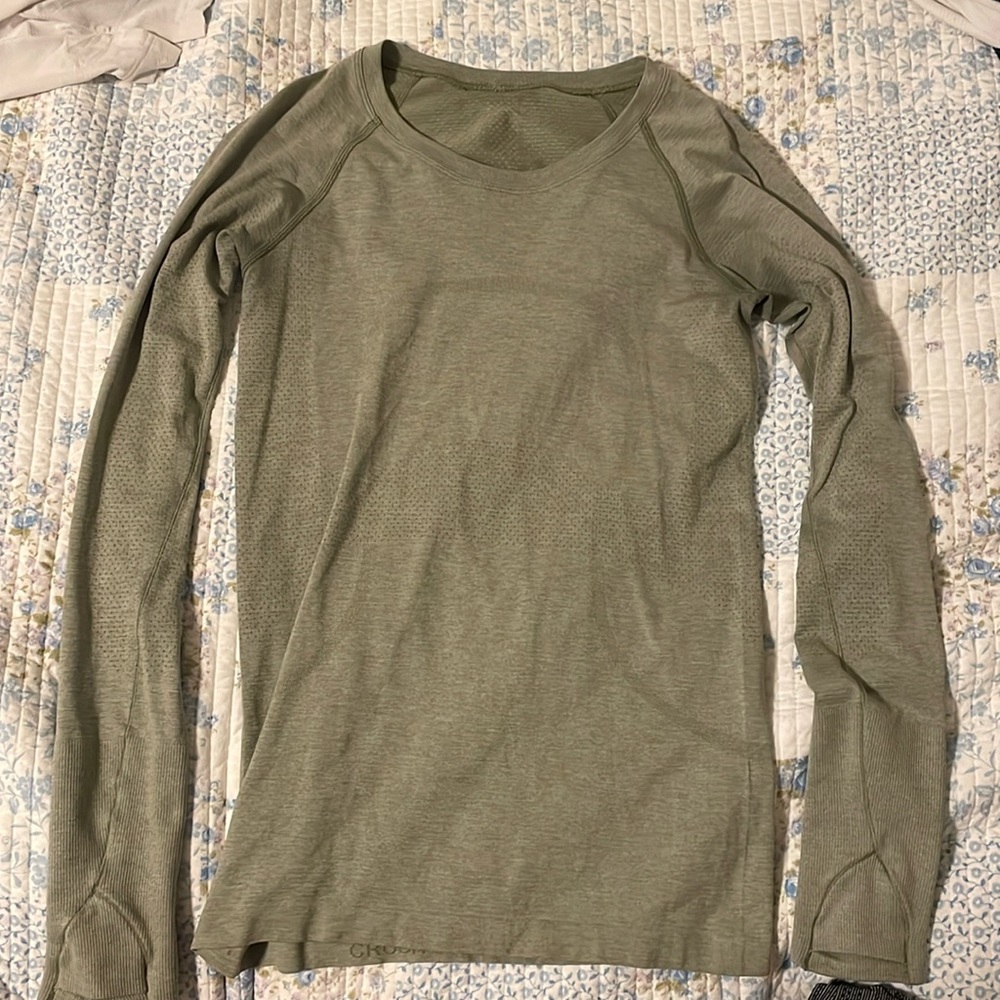 Lululemon Swiftly Tech Long-Sleeve Tee Shirt